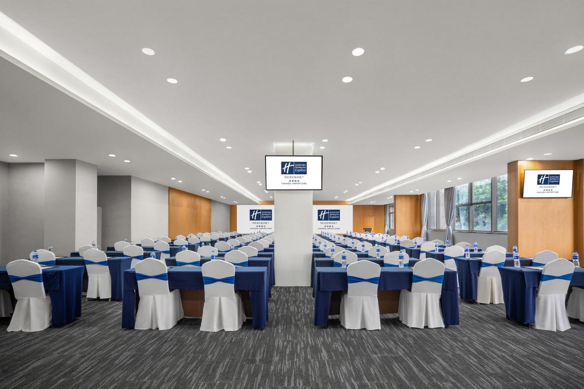 Holiday Inn Express Chengdu Airport Zone Free Shuttle From Shuangliu International Airport To Hotel ,Welcome Drink Eksteriør bilde